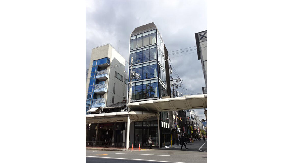 三条駅徒歩5分　24時間利用可能◎河原町通に面す好立地店舗